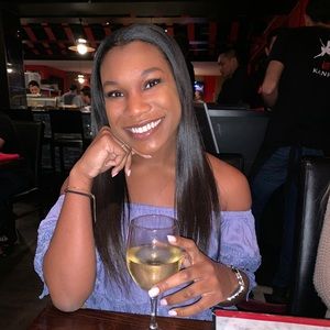 Meet your Posher, Gaby